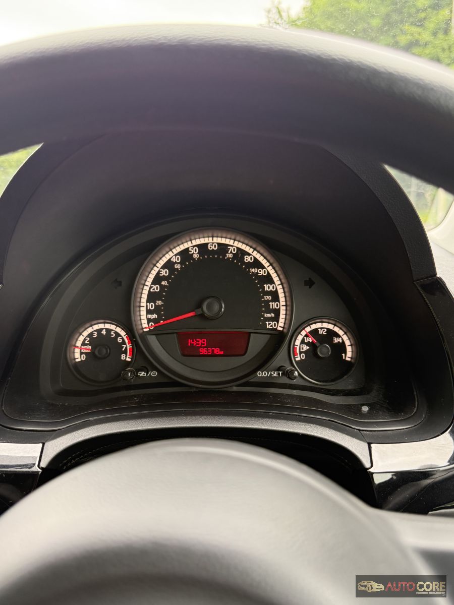 2014 Volkswagen UP – photo 16