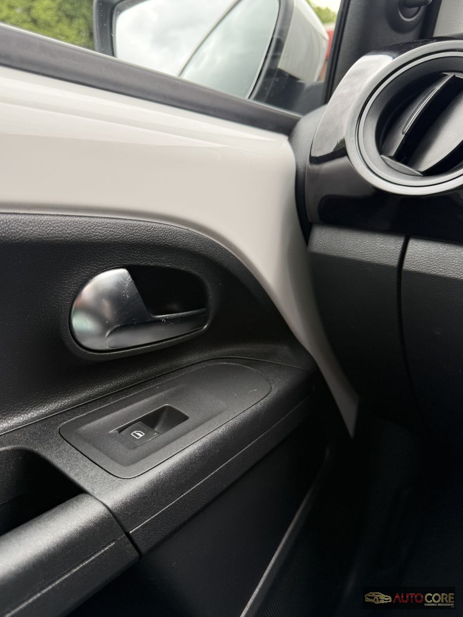 2014 Volkswagen UP – photo 17